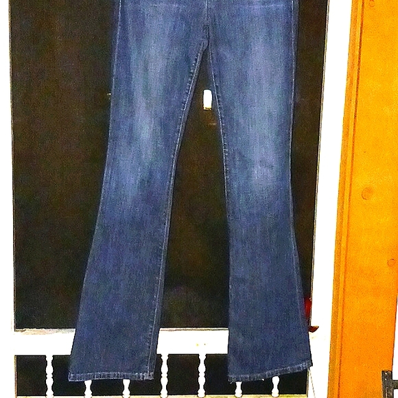 ✧𝗝𝗼𝗲'𝘀 𝗥𝗼𝗰𝗸𝗲𝗿 𝗝𝗲𝗮𝗻𝘀✧ - Picture 2 of 8